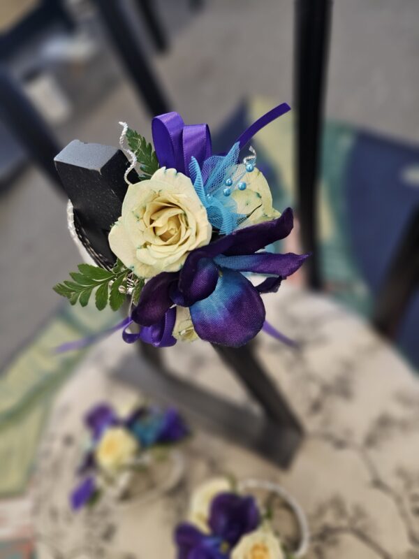 Mrs-to-Be Bridal Bouquet - Image 2